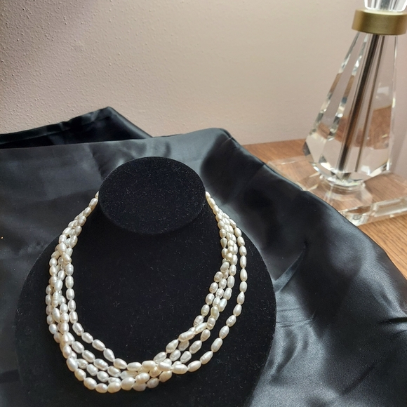 2 Vintage Seed Pearl Necklaces 17" each. - Picture 5 of 7